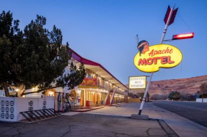 Picture of Apache Motel