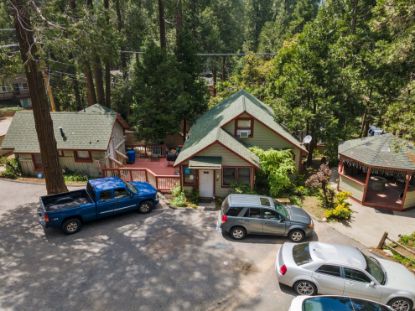 Picture of Crest Lodge Historic Mountain Inn