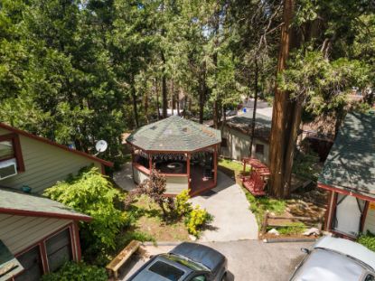 Picture of Crest Lodge Historic Mountain Inn