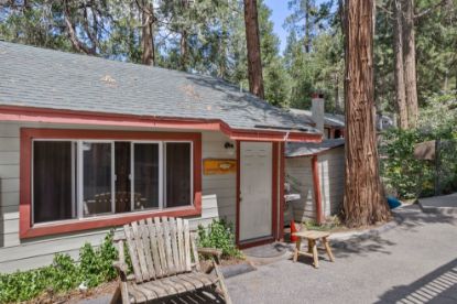 Picture of Crest Lodge Historic Mountain Inn