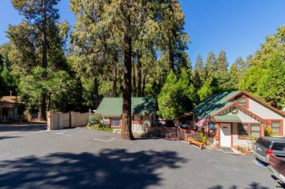 Picture of Crest Lodge Historic Mountain Inn