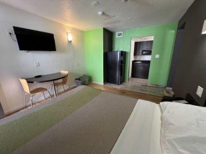 Picture of Motel 6 / Studio 6