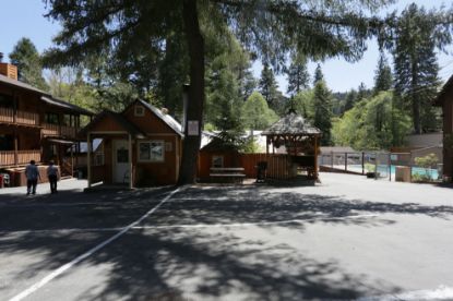 Picture of Sleepy Hollow Cabins & Hotel