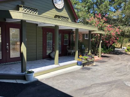 Picture of Potter's Foothill House B&B