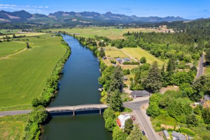 Picture of Nehalem River Inn