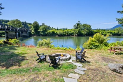 Picture of Nehalem River Inn