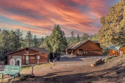 Picture of Wooden Nickel Cabins